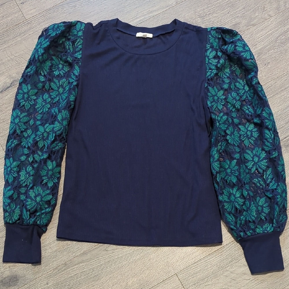 Jodifl Ribbed Top With Floral Cut Out Sleeves